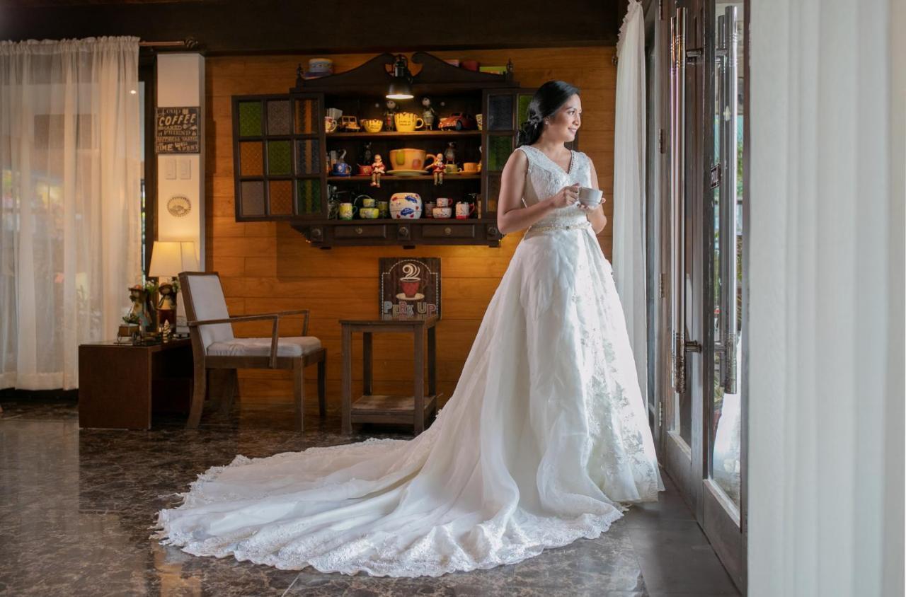 Rosvenil Hotel Tacloban Esterno foto